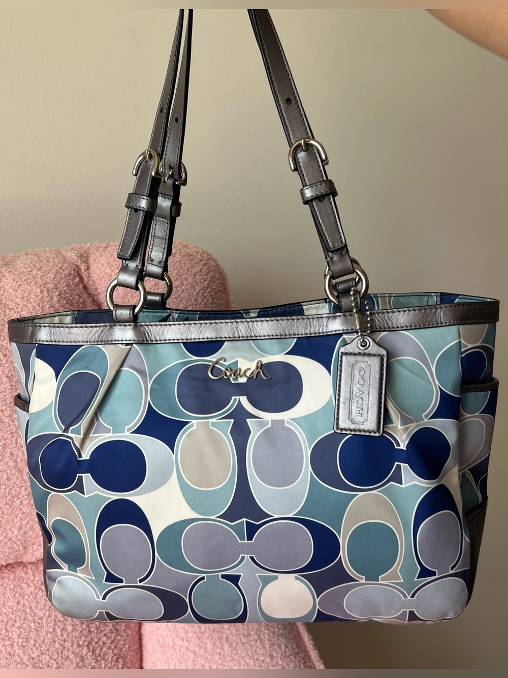 Coach Signature Gallery Scarf Print Sateen Tote
